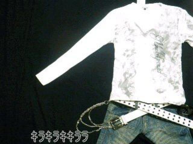 【in the attic~growth~】《New》英字スタッズ★vネック・ベロア調*ロンTee < ブランド 【in the attic~growth~】《New》英字スタッズ★vネック・ベロア調*ロンTee < ブランドの