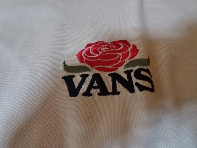 バンズ【VANS】 薔薇 ロゴ刺繍入り 厚手生地 ロンTシャツUS L < 男性ファッション  バンズ【VANS】 薔薇 ロゴ刺繍入り 厚手生地 ロンTシャツUS L < 男性ファッションの