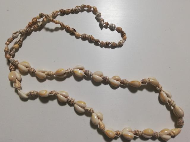 天然素材 貝のネックレス アジア雑貨 手作り ピカピカ 長さ:約90cm < 女性ファッション  天然素材 貝のネックレス アジア雑貨 手作り ピカピカ 長さ:約90cm  < 女性ファッションの