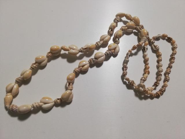 天然素材 貝のネックレス アジア雑貨 手作り ピカピカ 長さ:約90cm < 女性ファッション  天然素材 貝のネックレス アジア雑貨 手作り ピカピカ 長さ:約90cm < 女性ファッションの
