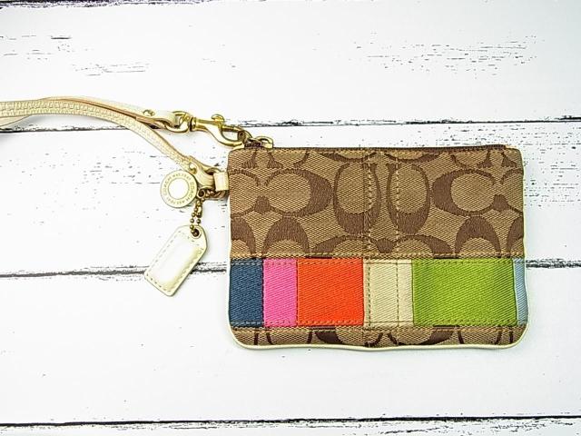 500円スタ★正規品COACH コーチ リストレットポーチ40542 シグネチャー柄(マルチカラー/ストラップ片方着脱可) < ブランド 500円スタ★正規品COACH コーチ リストレットポーチ40542 シグネチャー柄(マルチカラー/ストラップ片方着脱可) < ブランドの