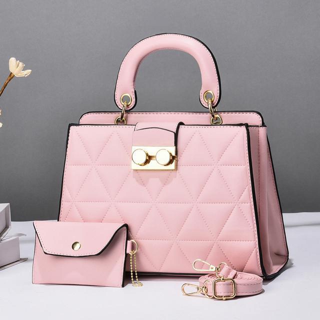 送料無料 新品 ショルダーバッグ キルティングレディース < 女性ファッション  送料無料 新品 ショルダーバッグ キルティングレディース < 女性ファッションの