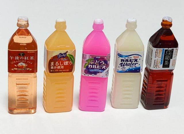 ミニチュア★ドリンク5本セット★午後の紅茶・カルピスウォーター等★ドールハウス★ < おもちゃ  ミニチュア★ドリンク5本セット★午後の紅茶・カルピスウォーター等★ドールハウス★  < おもちゃの