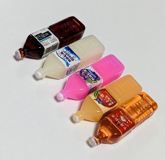 ミニチュア★ドリンク5本セット★午後の紅茶・カルピスウォーター等★ドールハウス★ < おもちゃ  ミニチュア★ドリンク5本セット★午後の紅茶・カルピスウォーター等★ドールハウス★ < おもちゃの