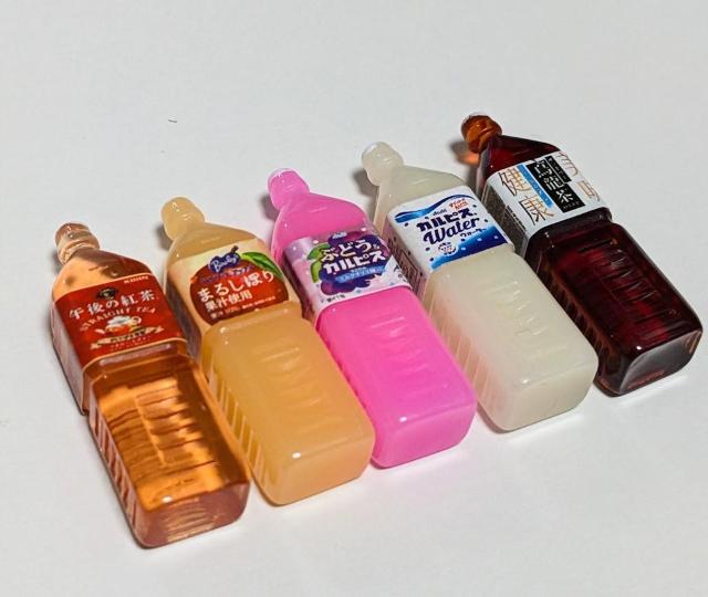 ミニチュア★ドリンク5本セット★午後の紅茶・カルピスウォーター等★ドールハウス★ < おもちゃ  ミニチュア★ドリンク5本セット★午後の紅茶・カルピスウォーター等★ドールハウス★ < おもちゃの