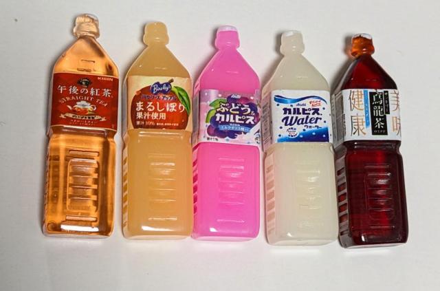ミニチュア★ドリンク5本セット★午後の紅茶・カルピスウォーター等★ドールハウス★ < おもちゃ  ミニチュア★ドリンク5本セット★午後の紅茶・カルピスウォーター等★ドールハウス★ < おもちゃの