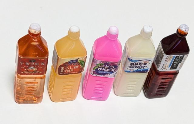 ミニチュア★ドリンク5本セット★午後の紅茶・カルピスウォーター等★ドールハウス★ < おもちゃ  ミニチュア★ドリンク5本セット★午後の紅茶・カルピスウォーター等★ドールハウス★ < おもちゃの