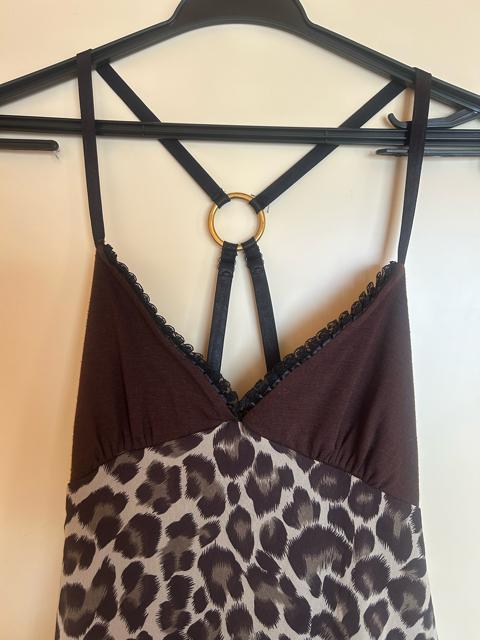 d.i.a. ヒョウ柄 バックリングクロスストラップ 2枚合わせアシンメトリーキャミソールワンピ 新品未使用 < ブランド  d.i.a. ヒョウ柄 バックリングクロスストラップ 2枚合わせアシンメトリーキャミソールワンピ 新品未使用 < ブランドの