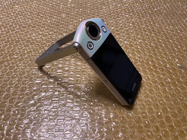 海外で人気の機種カシオのデジカメEX-TR350非常にレアですCASIOデジタルカメラ自撮り < 家電/AV 海外で人気の機種カシオのデジカメEX-TR350非常にレアですCASIOデジタルカメラ自撮り < 家電/AVの