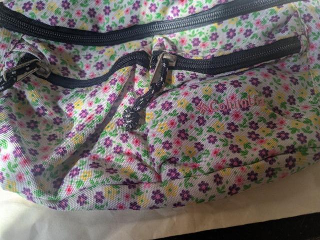 コロンビアスポーツ ウェストポーチ 小花柄 < 女性ファッション コロンビアスポーツ ウェストポーチ 小花柄 < 女性ファッションの