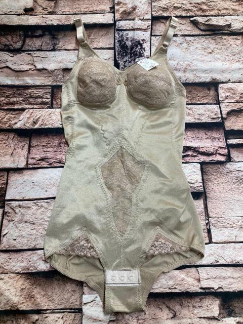 送料無料!日本製 フルカップでしっかり包み込みスッキリシェイプ!お洒落なノンワイヤーボディスーツ1枚 < 女性ファッション 送料無料!日本製 フルカップでしっかり包み込みスッキリシェイプ!お洒落なノンワイヤーボディスーツ1枚 < 女性ファッションの