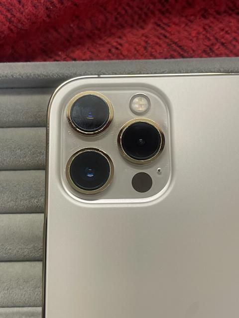 iPhone 12 Pro Max 128GB �S�[���h SIM�t���[ �o�b�e���[77% ���t�� Apple iPhone �� �Ɠd/AV�� 