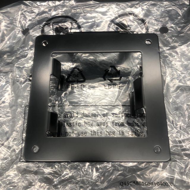  PHILIPS Maximize desk space  Ɠd/AV 