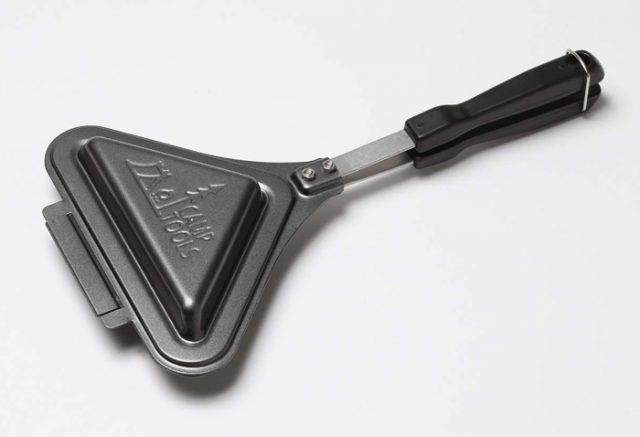 トライアングルホットサンドクッカー/CAMP TOOLS 2020 PEAKS2020年9月号増刊付録のみ < レジャー/スポーツ トライアングルホットサンドクッカー/CAMP TOOLS 2020 PEAKS2020年9月号増刊付録のみ < レジャー/スポーツの