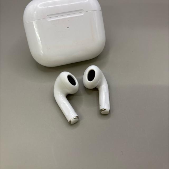 即決 純正 Apple アップル AirPods 第3世代 ワイヤレスイヤホン < 家電/AV  即決 純正 Apple アップル AirPods 第3世代 ワイヤレスイヤホン < 家電/AVの
