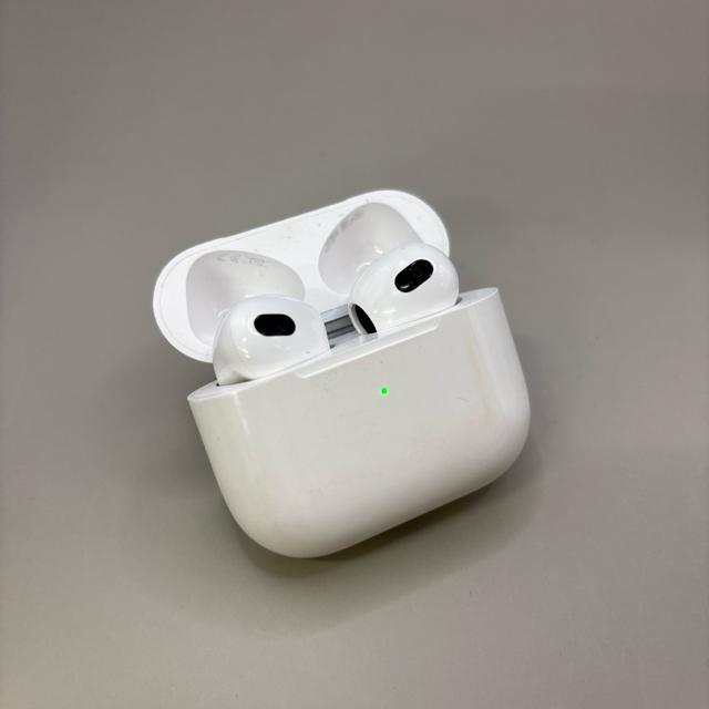 即決 純正 Apple アップル AirPods 第3世代 ワイヤレスイヤホン < 家電/AV  即決 純正 Apple アップル AirPods 第3世代 ワイヤレスイヤホン < 家電/AVの