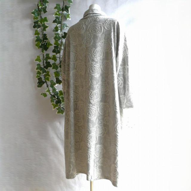 新品 9950 ML 立体薔薇柄 ジャガード ワンピース グレージュ系 オフタートル コクーン ドロップショルダー 上質 < 女性ファッション 新品 9950 ML 立体薔薇柄 ジャガード ワンピース グレージュ系 オフタートル コクーン ドロップショルダー 上質 < 女性ファッションの