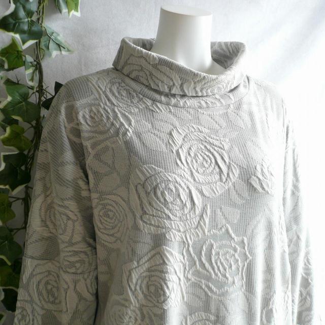 新品 9950 ML 立体薔薇柄 ジャガード ワンピース グレージュ系 オフタートル コクーン ドロップショルダー 上質 < 女性ファッション 新品 9950 ML 立体薔薇柄 ジャガード ワンピース グレージュ系 オフタートル コクーン ドロップショルダー 上質 < 女性ファッションの