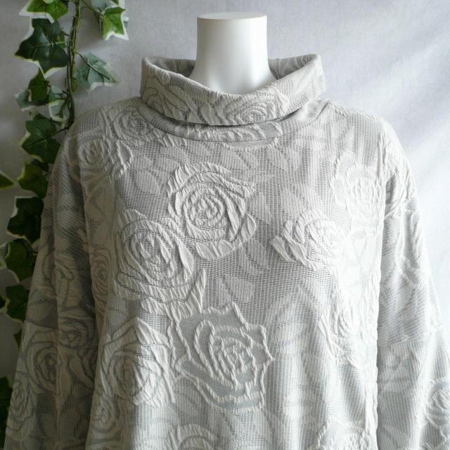 新品 9950 ML 立体薔薇柄 ジャガード ワンピース グレージュ系 オフタートル コクーン ドロップショルダー 上質 < 女性ファッション 新品 9950 ML 立体薔薇柄 ジャガード ワンピース グレージュ系 オフタートル コクーン ドロップショルダー 上質 < 女性ファッションの