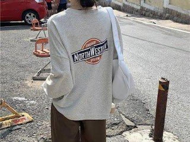 ロゴプリント トレーナー グレー < 女性ファッション ロゴプリント トレーナー グレー < 女性ファッションの