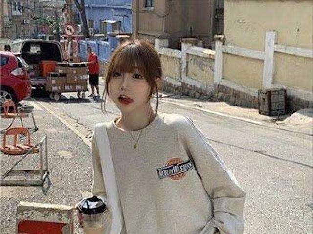 ロゴプリント トレーナー グレー < 女性ファッション ロゴプリント トレーナー グレー < 女性ファッションの