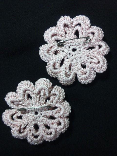 ☆レース手編みのコサージュ☆2個セット☆ラメ入りピンク☆送込 < 女性アクセサリー/時計  ☆レース手編みのコサージュ☆2個セット☆ラメ入りピンク☆送込 < 女性アクセサリー/時計の