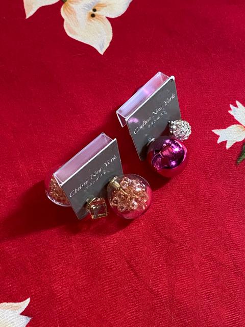 新品未使用☆球体キラキラピアス☆2セット☆ < 女性アクセサリー/時計 新品未使用☆球体キラキラピアス☆2セット☆ < 女性アクセサリー/時計の