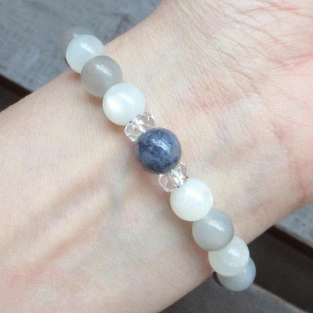 サファイアxアイオライトxムーンストーンブレスレット 天然石 パワーストーン < 女性アクセサリー/時計 サファイアxアイオライトxムーンストーンブレスレット 天然石 パワーストーン < 女性アクセサリー/時計の