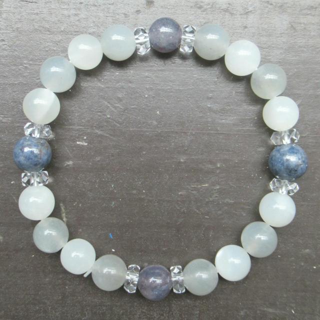 サファイアxアイオライトxムーンストーンブレスレット 天然石 パワーストーン < 女性アクセサリー/時計 サファイアxアイオライトxムーンストーンブレスレット 天然石 パワーストーン < 女性アクセサリー/時計の