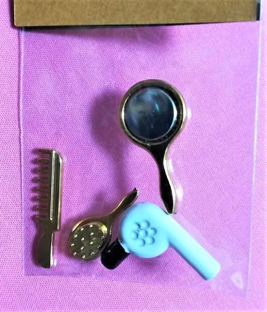 ミニチュア★ドライヤー&クシ・ブラシ・鏡の4点セットです★ヘアセット★ドールハウスやリカちゃんにいかがでしょうか♪ < ペット/手芸/園芸  ミニチュア★ドライヤー&クシ・ブラシ・鏡の4点セットです★ヘアセット★ドールハウスやリカちゃんにいかがでしょうか♪  < ペット/手芸/園芸の