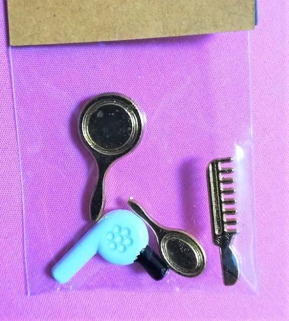 ミニチュア★ドライヤー&クシ・ブラシ・鏡の4点セットです★ヘアセット★ドールハウスやリカちゃんにいかがでしょうか♪ < ペット/手芸/園芸  ミニチュア★ドライヤー&クシ・ブラシ・鏡の4点セットです★ヘアセット★ドールハウスやリカちゃんにいかがでしょうか♪ < ペット/手芸/園芸の