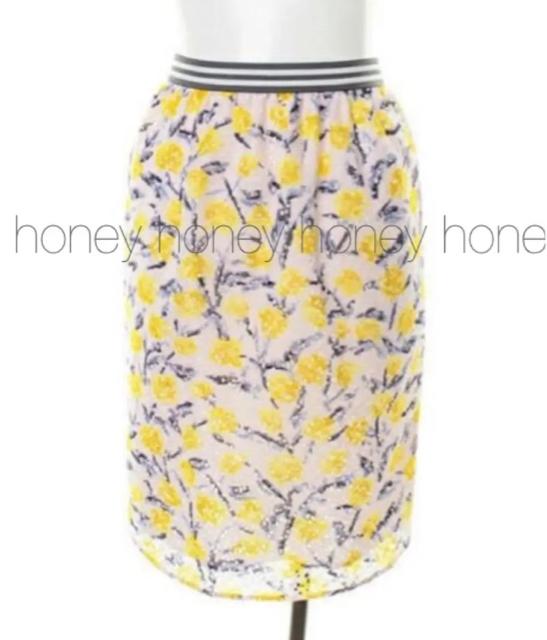 ローラ着用●定価7,452円●レースフラワープリントタイトスカート●黄色イエロー < ブランド ローラ着用●定価7,452円●レースフラワープリントタイトスカート●黄色イエロー < ブランドの