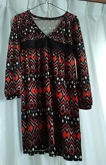 ベロア調幾何学模様ワンピース < 女性ファッション ベロア調幾何学模様ワンピース < 女性ファッションの