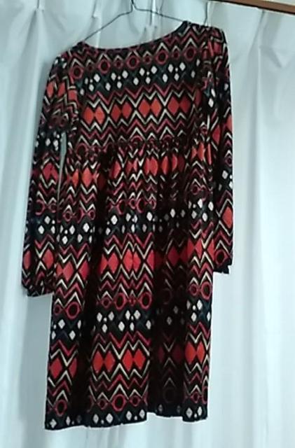 ベロア調幾何学模様ワンピース < 女性ファッション ベロア調幾何学模様ワンピース < 女性ファッションの