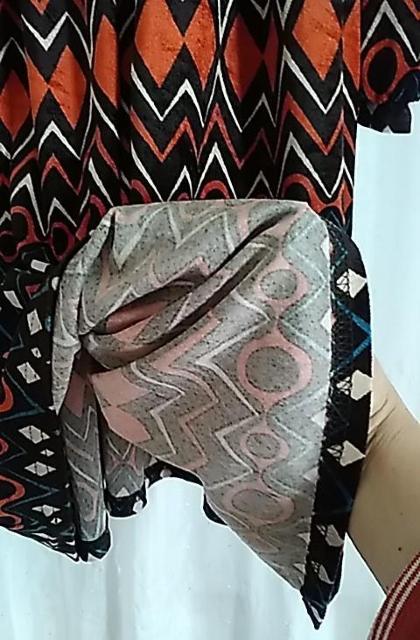 ベロア調幾何学模様ワンピース < 女性ファッション ベロア調幾何学模様ワンピース < 女性ファッションの