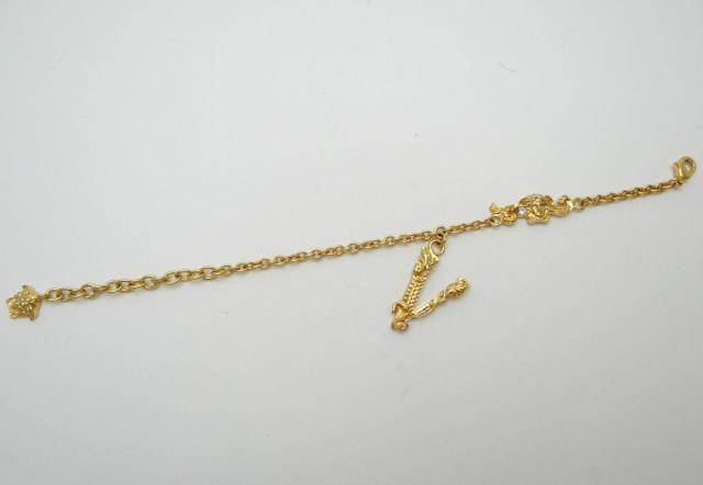 VERSACE ヴェルサーチ Vロゴ メデューサ ラインストーン チェーンブレスレット ゴールド<USED>【送料無料】 < ブランド VERSACE ヴェルサーチ Vロゴ メデューサ ラインストーン チェーンブレスレット ゴールド<USED>【送料無料】 < ブランドの