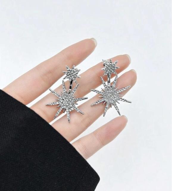 2weyスターモチーフピアス【新品未使用】シルバー●ビジューピアス 星●ブライダル 結婚式 ウェディング < 女性アクセサリー/時計 2weyスターモチーフピアス【新品未使用】シルバー●ビジューピアス 星●ブライダル 結婚式 ウェディング < 女性アクセサリー/時計の