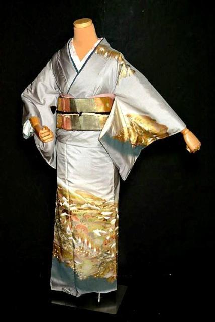 【最高級】【未使用品】大島紬 暈し染め 金彩 本金箔 山間寺風景文 豪華な訪問着 身丈159.5cm 裄丈63cm Y3412 < 女性ファッション  【最高級】【未使用品】大島紬 暈し染め 金彩 本金箔 山間寺風景文 豪華な訪問着 身丈159.5cm 裄丈63cm Y3412  < 女性ファッションの