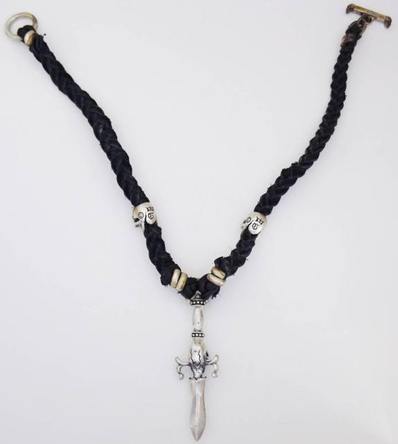 バターナイフダガースカルネックレス シルバー925 スカル & バターナイフ ダガー チョーカー ネックレス レザー革 新品未使用 < 男性アクセサリー/時計 バターナイフダガースカルネックレス シルバー925 スカル & バターナイフ ダガー チョーカー ネックレス レザー革 新品未使用 < 男性アクセサリー/時計の