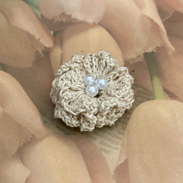 ハンドメイド♪レース編みお花モチーフのブローチ < 女性ファッション  ハンドメイド♪レース編みお花モチーフのブローチ  < 女性ファッションの