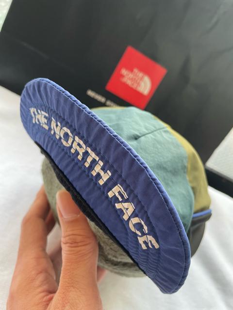 m[XtFCX }`J[hLbv THE NORTH FACE MULTI-COLORED CAP Y@fB[Xp