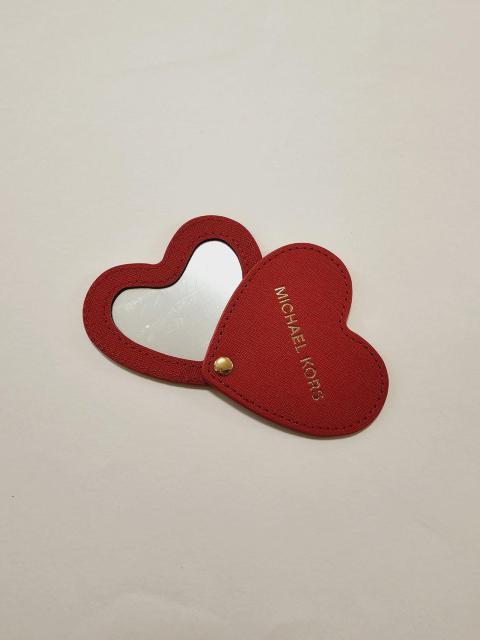 新品 MICHAEL KORS ハート型 ミラー 赤×goldロゴ マイケルコース < ブランド  新品 MICHAEL KORS ハート型 ミラー 赤×goldロゴ マイケルコース < ブランドの