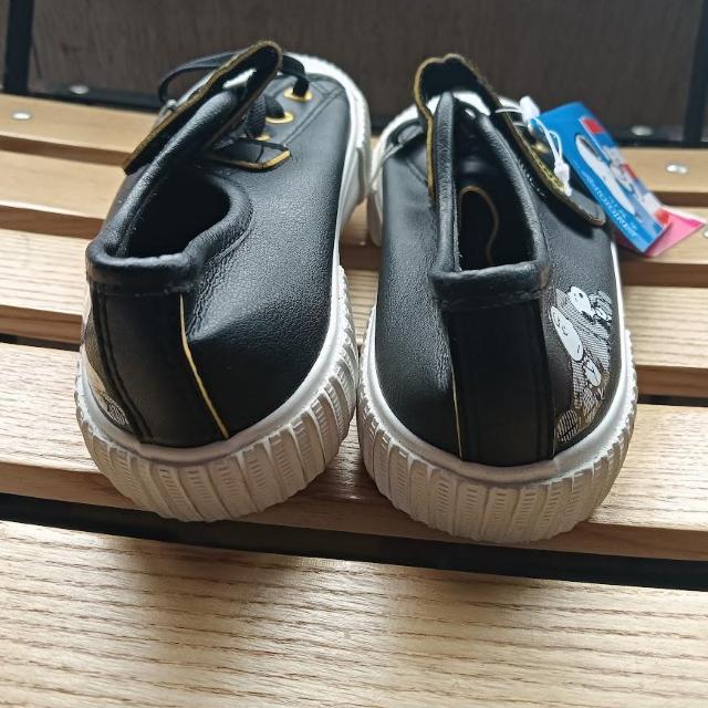 新品 19cm スニーカー ブラック 子供靴 キッズ 靴 シューズ スヌーピー < キッズ/ベビー  新品 19cm スニーカー ブラック 子供靴 キッズ 靴 シューズ スヌーピー < キッズ/ベビーの