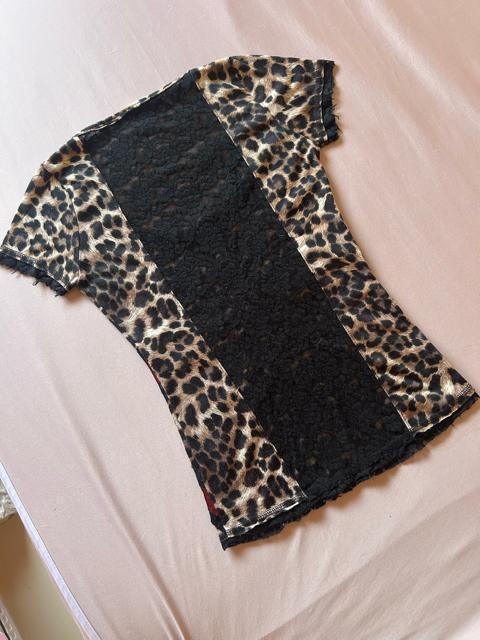 d.i.a. ヒョウ柄 前面大胆な光る赤いユニオンジャック バック 中央縦にブラックレース透け感あり肌見せトップス 新品未使用 < ブランド  d.i.a. ヒョウ柄 前面大胆な光る赤いユニオンジャック バック 中央縦にブラックレース透け感あり肌見せトップス 新品未使用 < ブランドの