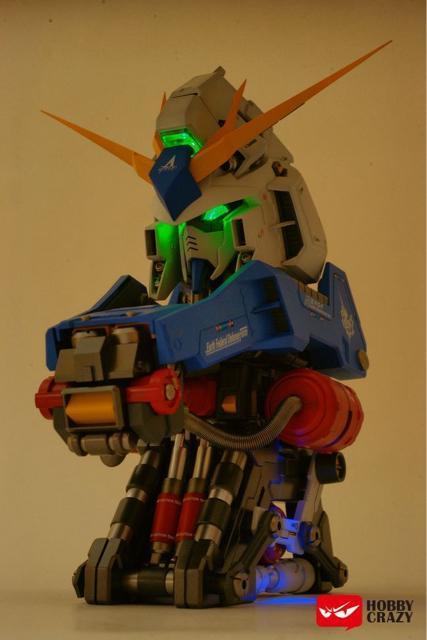 【HOBBY CRAZY】1/35 RX-93-2 Hi-νガンダム 胸像 発光可(水転写デカール&LEDユニット付き)プラモデル < ホビー  【HOBBY CRAZY】1/35 RX-93-2 Hi-νガンダム 胸像 発光可(水転写デカール&LEDユニット付き)プラモデル < ホビーの