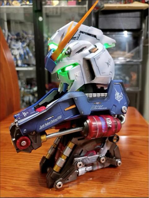 【HOBBY CRAZY】1/35 RX-93-2 Hi-νガンダム 胸像 発光可(水転写デカール&LEDユニット付き)プラモデル < ホビー  【HOBBY CRAZY】1/35 RX-93-2 Hi-νガンダム 胸像 発光可(水転写デカール&LEDユニット付き)プラモデル < ホビーの