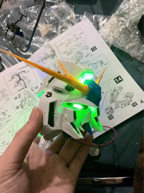 【HOBBY CRAZY】1/35 RX-93-2 Hi-νガンダム 胸像 発光可(水転写デカール&LEDユニット付き)プラモデル < ホビー  【HOBBY CRAZY】1/35 RX-93-2 Hi-νガンダム 胸像 発光可(水転写デカール&LEDユニット付き)プラモデル < ホビーの