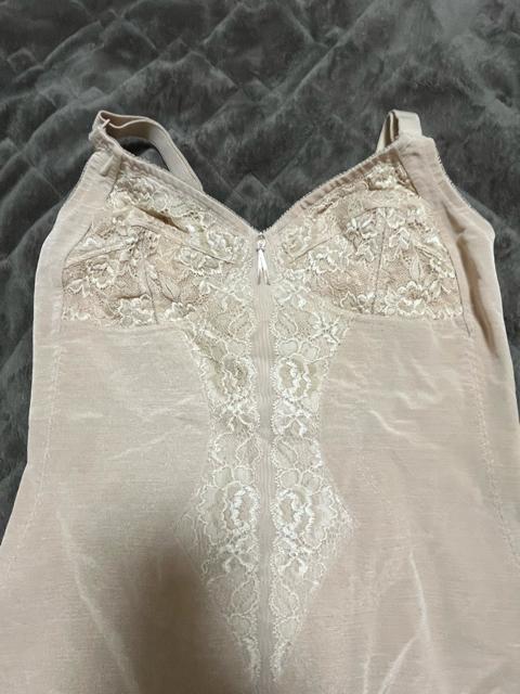 タンス整理品 衣類 おまとめOK ホームクリーニング済み ボディスーツ B85LL トリンプ ◎ < 女性ファッション  タンス整理品 衣類 おまとめOK ホームクリーニング済み ボディスーツ B85LL トリンプ ◎ < 女性ファッションの