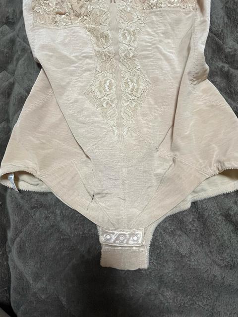 タンス整理品 衣類 おまとめOK ホームクリーニング済み ボディスーツ B85LL トリンプ ◎ < 女性ファッション  タンス整理品 衣類 おまとめOK ホームクリーニング済み ボディスーツ B85LL トリンプ ◎ < 女性ファッションの