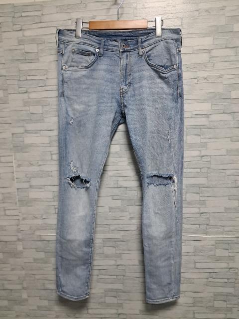 ☆H&M エイチアンドエム ダメージ加工 デニム スキニーパンツ スキニー ジーンズ/メンズ/33/30☆美品 < ブランド ☆H&M エイチアンドエム ダメージ加工 デニム スキニーパンツ スキニー ジーンズ/メンズ/33/30☆美品 < ブランドの